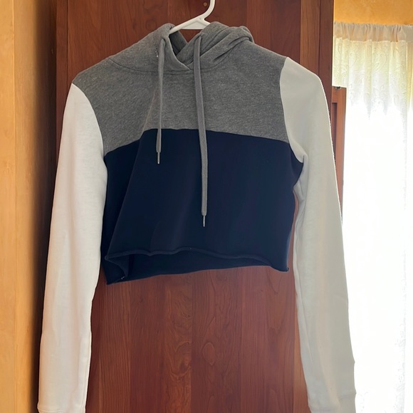 Hollister Cropped Color-block Hoodie - Picture 1 of 4